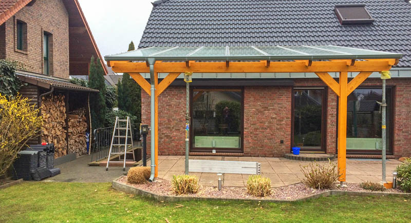 Terrassenüberdachung aus Holz und Glas in Odenthal bei Bergisch Gladbach